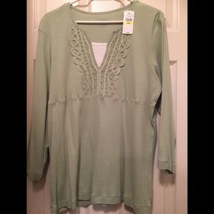 Lovely Green top size Large NWT